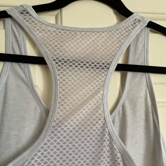 GapFit Breathe Racerback Tank - Picture 4 of 5